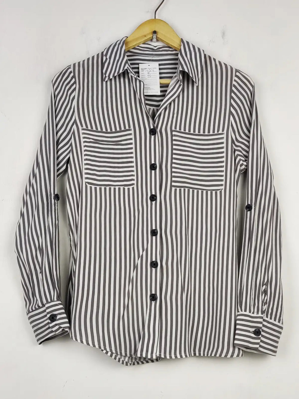 Buy online pre-used pre-loved 100% authentic & Original branded Unknown Brand (BDT-1154) available in Pakistan. Top international brands avilable.