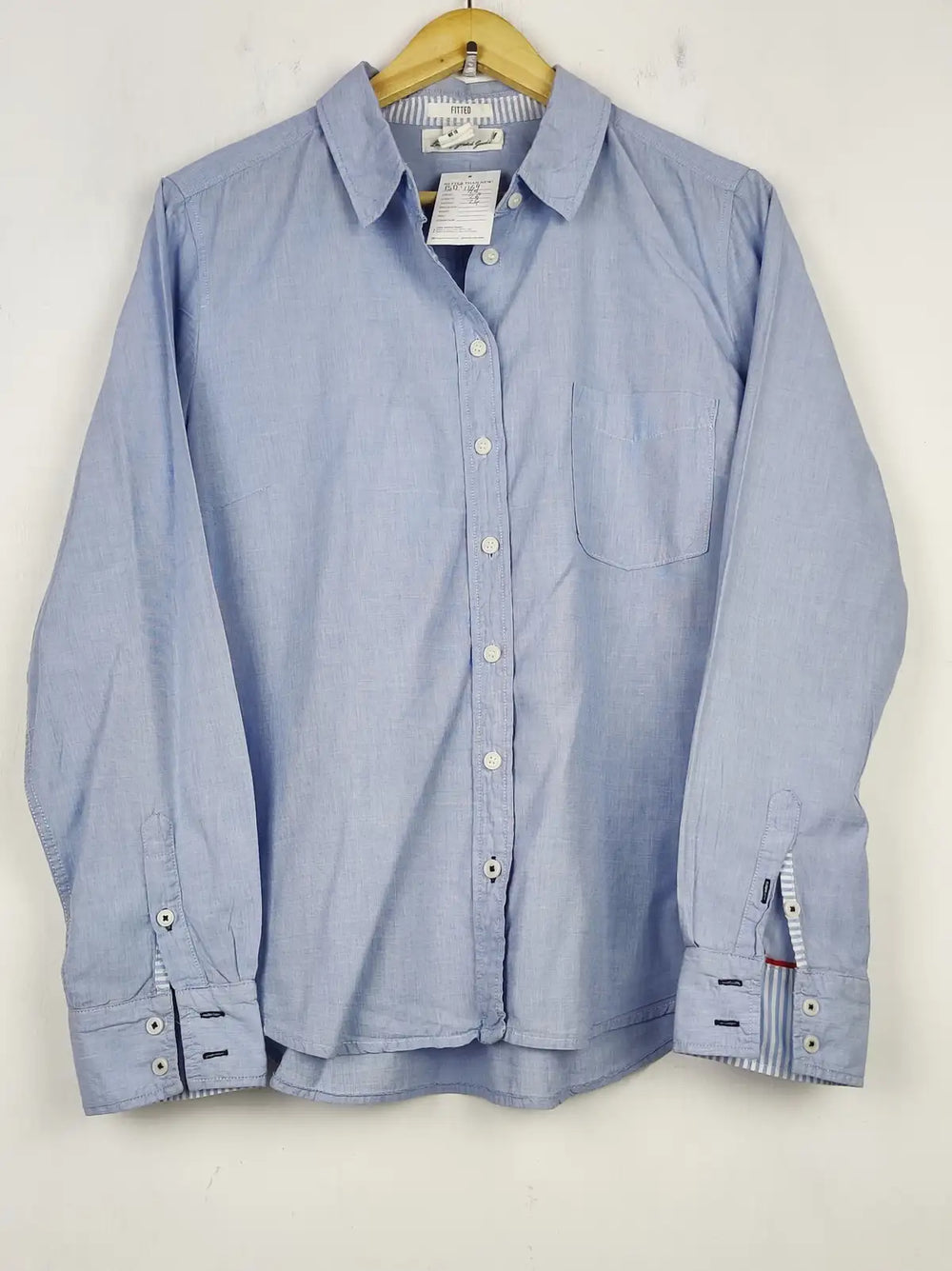 Buy online pre-used pre-loved 100% authentic & Original branded L.O.G.G (BDT-1169) available in Pakistan. Top international brands avilable.
