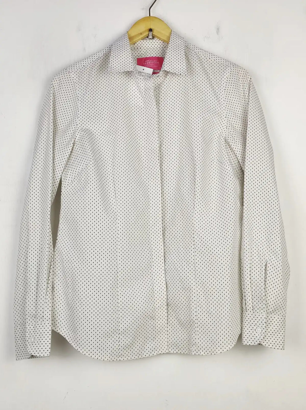 Buy online pre-used pre-loved 100% authentic & Original branded Charless (BDT-1180) available in Pakistan. Top international brands avilable.
