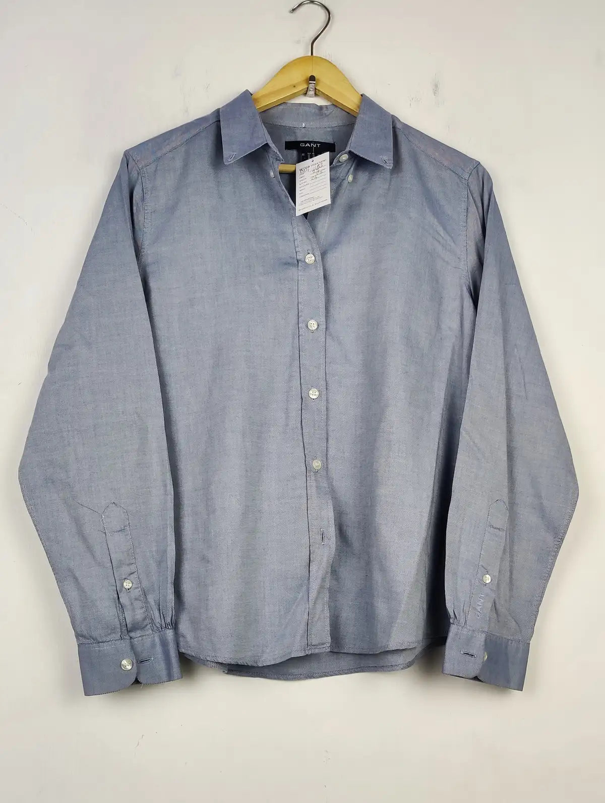 Buy online pre-used pre-loved 100% authentic & Original branded Gant (BDT-1183) available in Pakistan. Top international brands avilable.