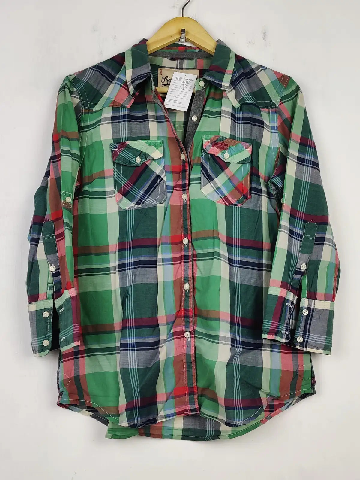 Buy online pre-used pre-loved 100% authentic & Original branded Super Dry (BDT-1184) available in Pakistan. Top international brands avilable.