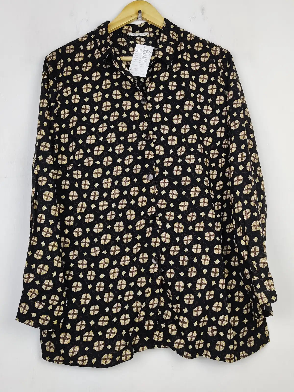 Buy online pre-used pre-loved 100% authentic & Original branded Mark & Spencer (BDT-1247) available in Pakistan. Top international brands avilable.