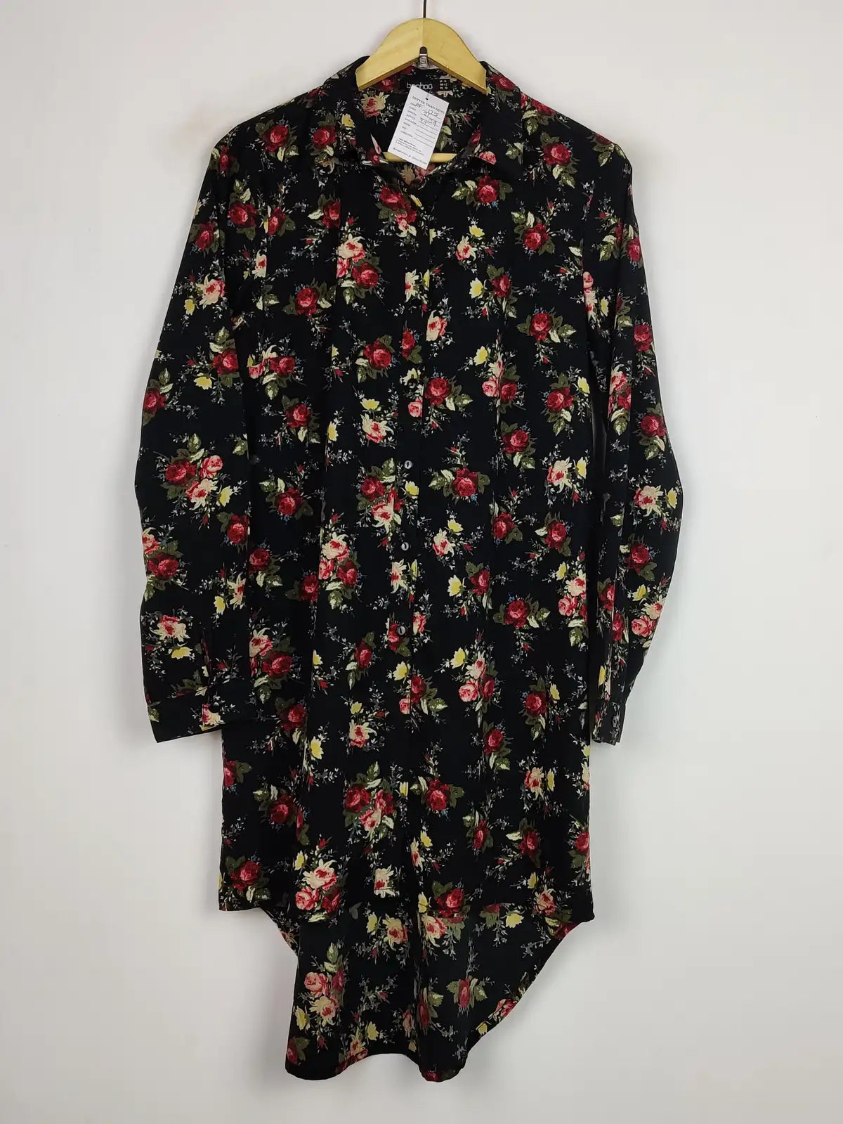 Buy online pre-used pre-loved 100% authentic & Original branded Boohoo (BDT-125) available in Pakistan. Top international brands avilable.