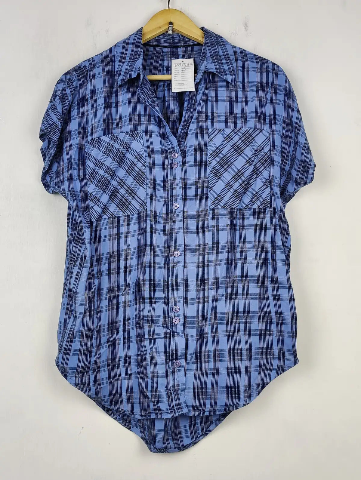 Buy online pre-used pre-loved 100% authentic & Original branded Unknown Brand (BDT-1270) available in Pakistan. Top international brands avilable.