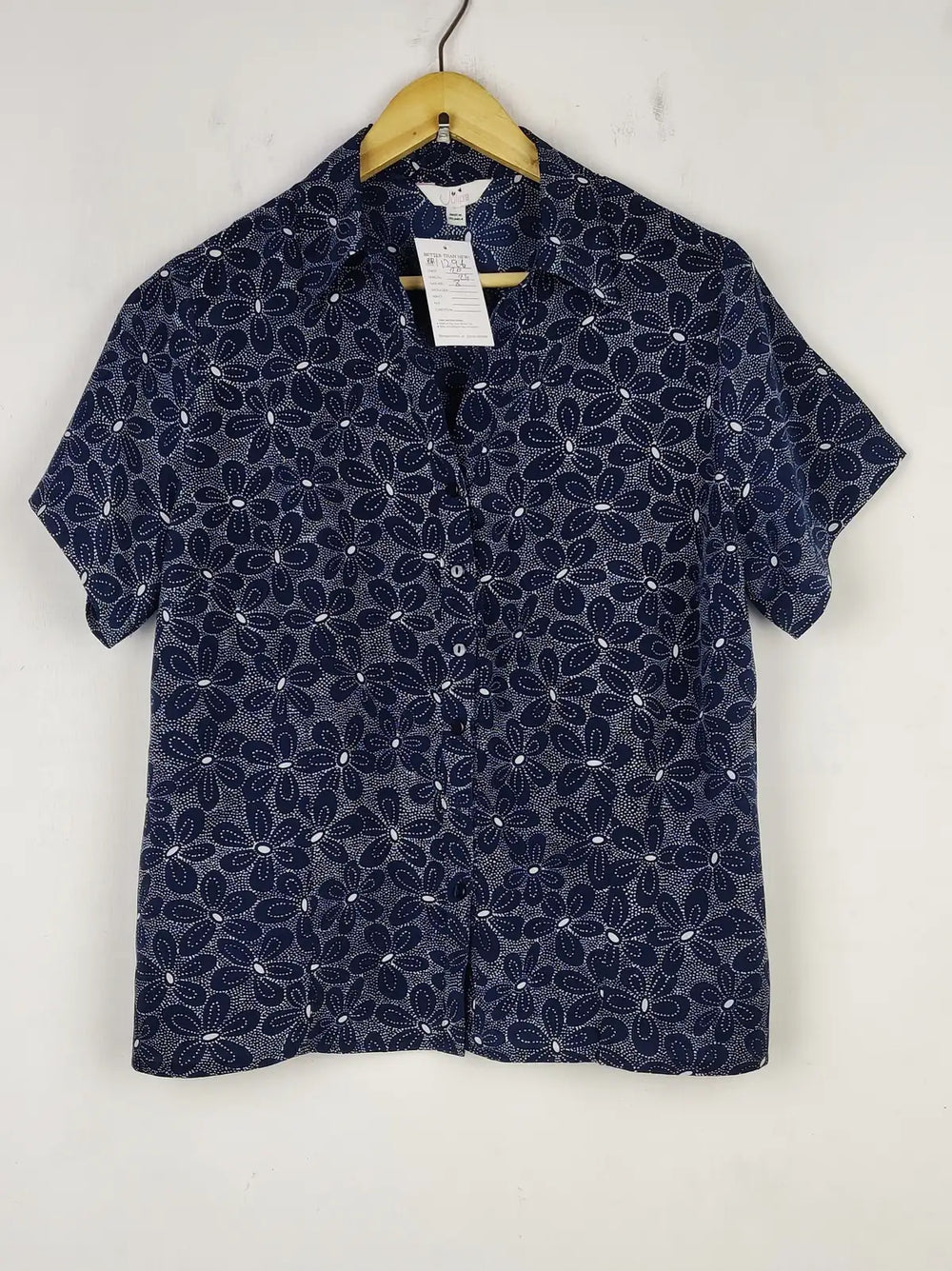 Buy online pre-used pre-loved 100% authentic & Original branded Julipa (BDT-1296) available in Pakistan. Top international brands avilable.