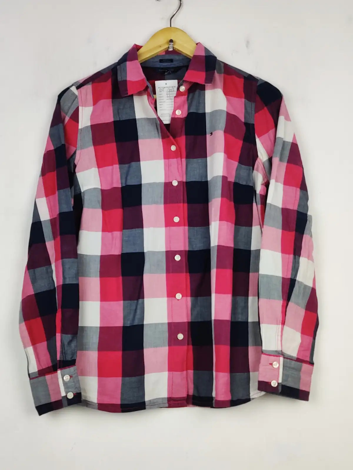 Buy online pre-used pre-loved 100% authentic & Original branded Tommy Hilfiger (BDT-1303) available in Pakistan. Top international brands avilable.