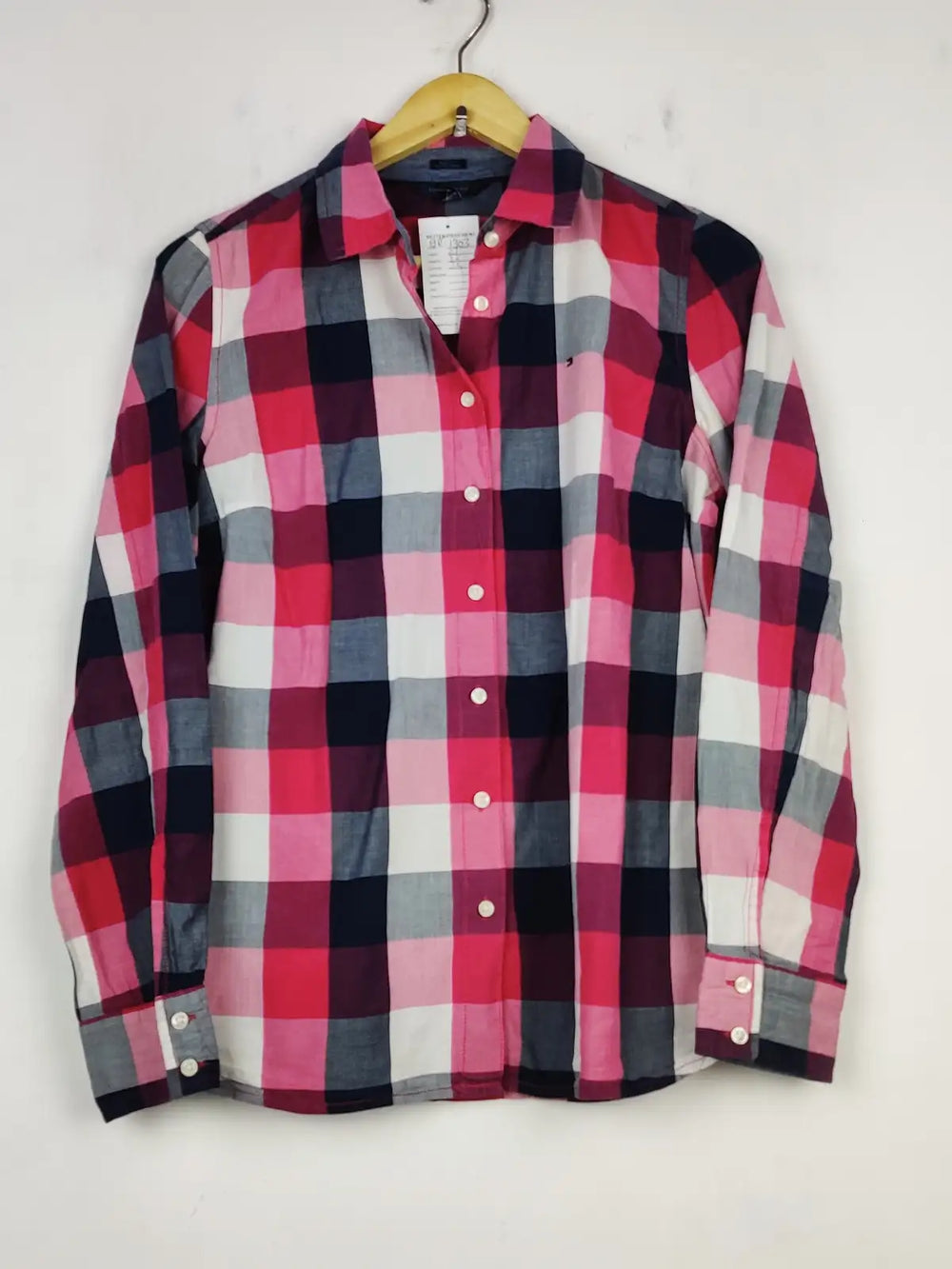 Buy online pre-used pre-loved 100% authentic & Original branded Tommy Hilfiger (BDT-1303) available in Pakistan. Top international brands avilable.