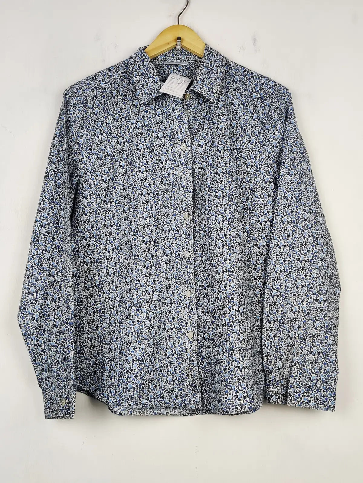 Buy online pre-used pre-loved 100% authentic & Original branded Cotswold (BDT-1320) available in Pakistan. Top international brands avilable.