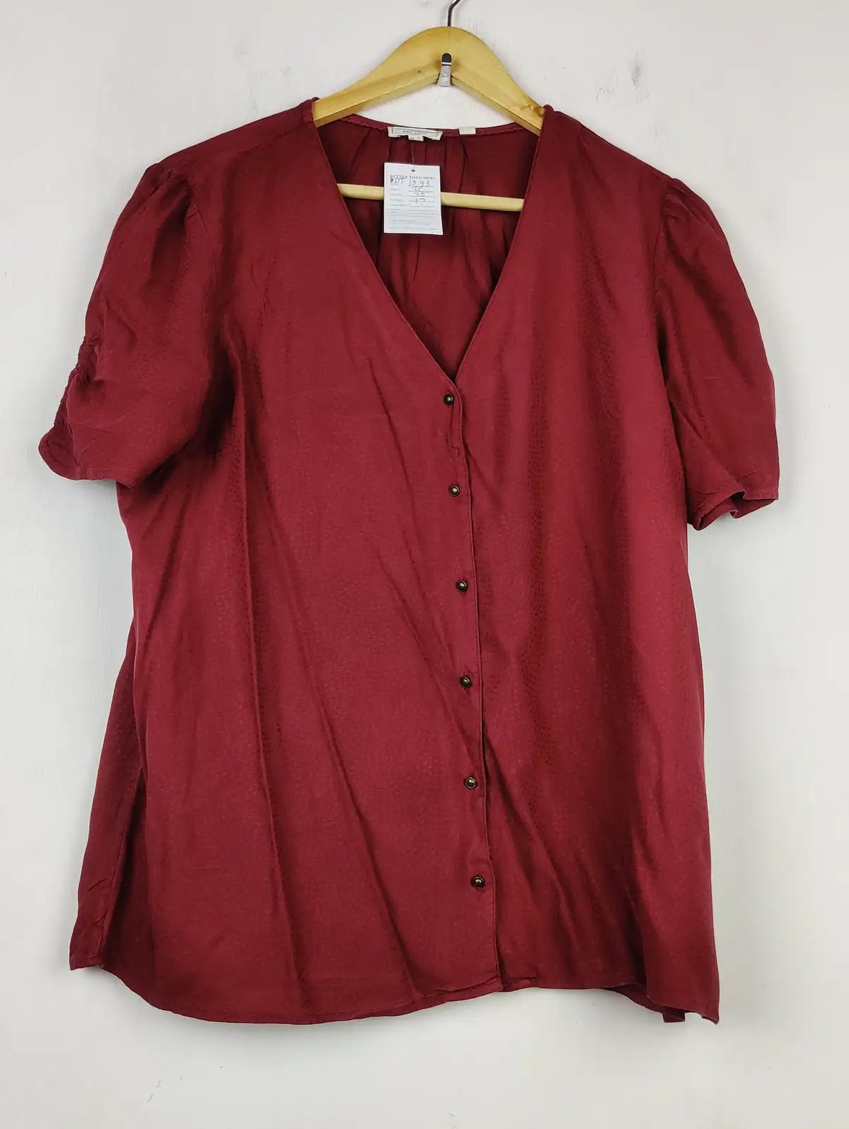Buy online pre-used pre-loved 100% authentic & Original branded Fatface (BDT-1343) available in Pakistan. Top international brands avilable.