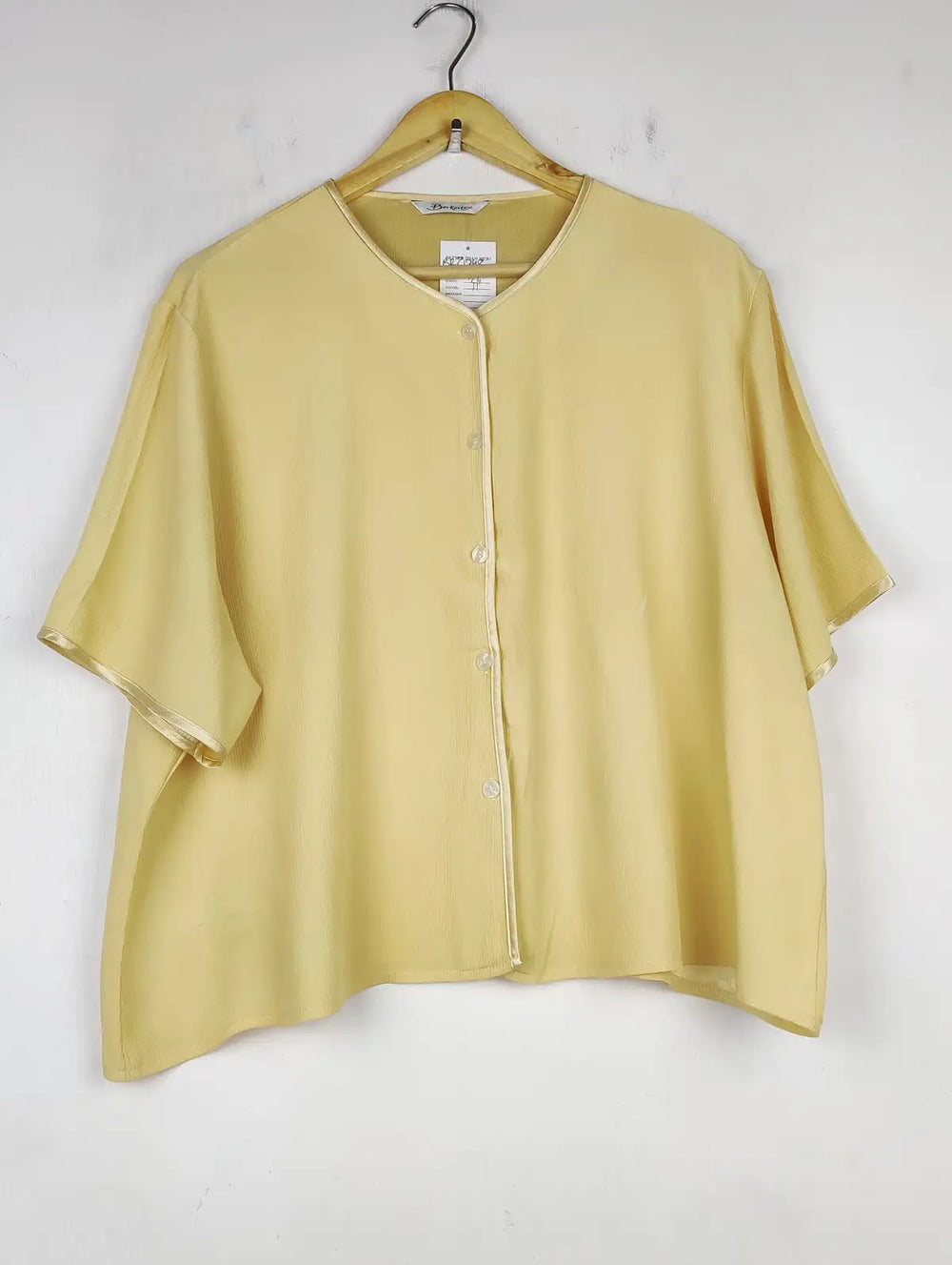 Buy online pre-used pre-loved 100% authentic & Original branded Berkertex (BDT-1348) available in Pakistan. Top international brands avilable.