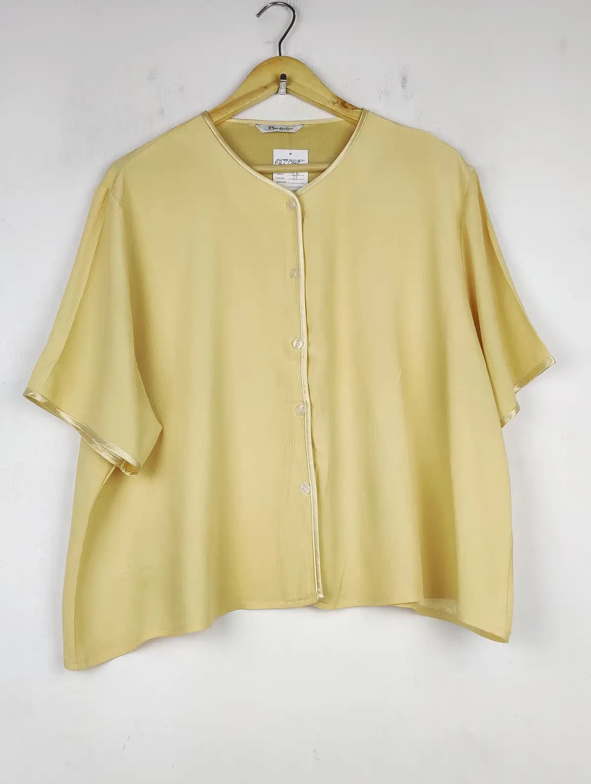 Buy online pre-used pre-loved 100% authentic & Original branded Berkertex (BDT-1348) available in Pakistan. Top international brands avilable.