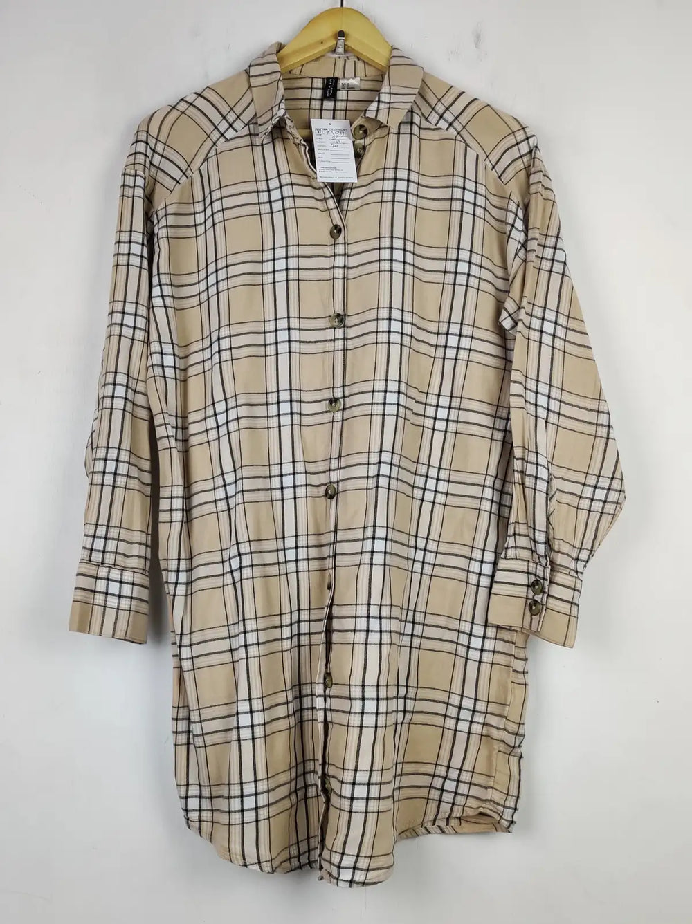 Buy online pre-used pre-loved 100% authentic & Original branded H&M (BDT-1357) available in Pakistan. Top international brands avilable.