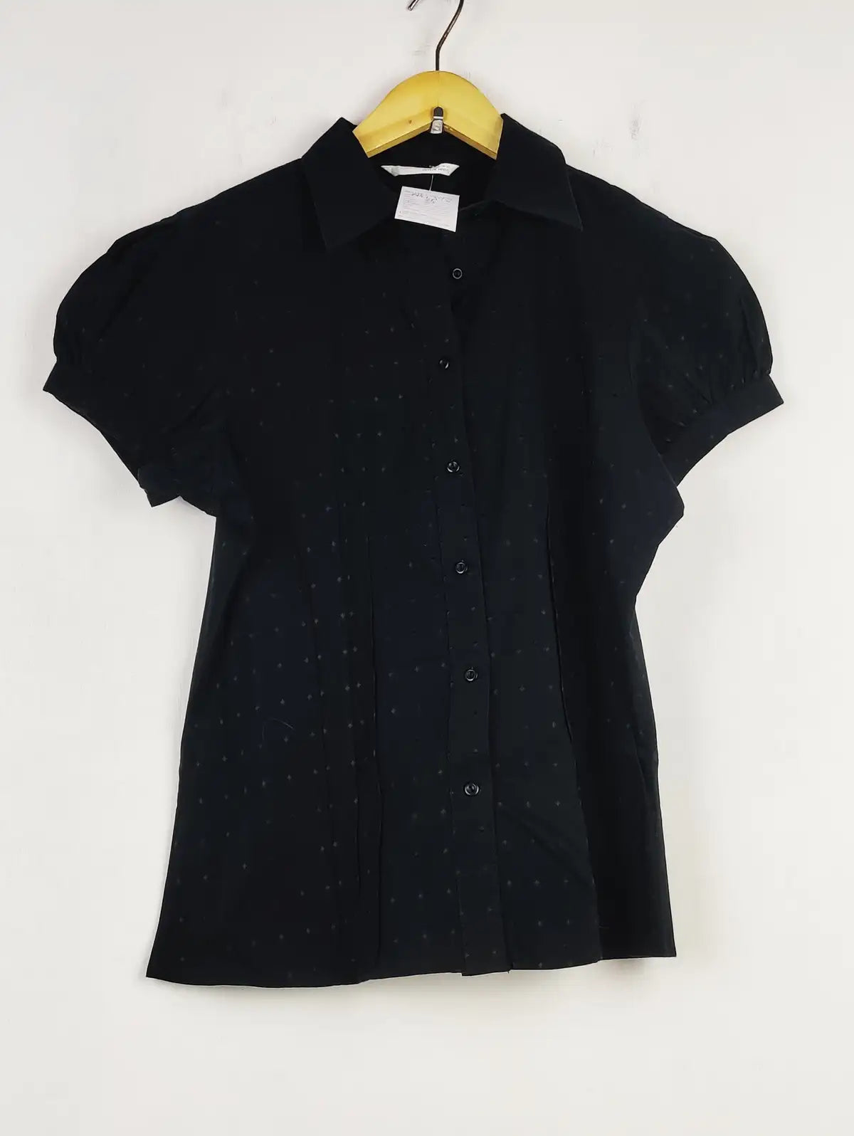 Buy online pre-used pre-loved 100% authentic & Original branded Amaranto (BDT-1378) available in Pakistan. Top international brands avilable.