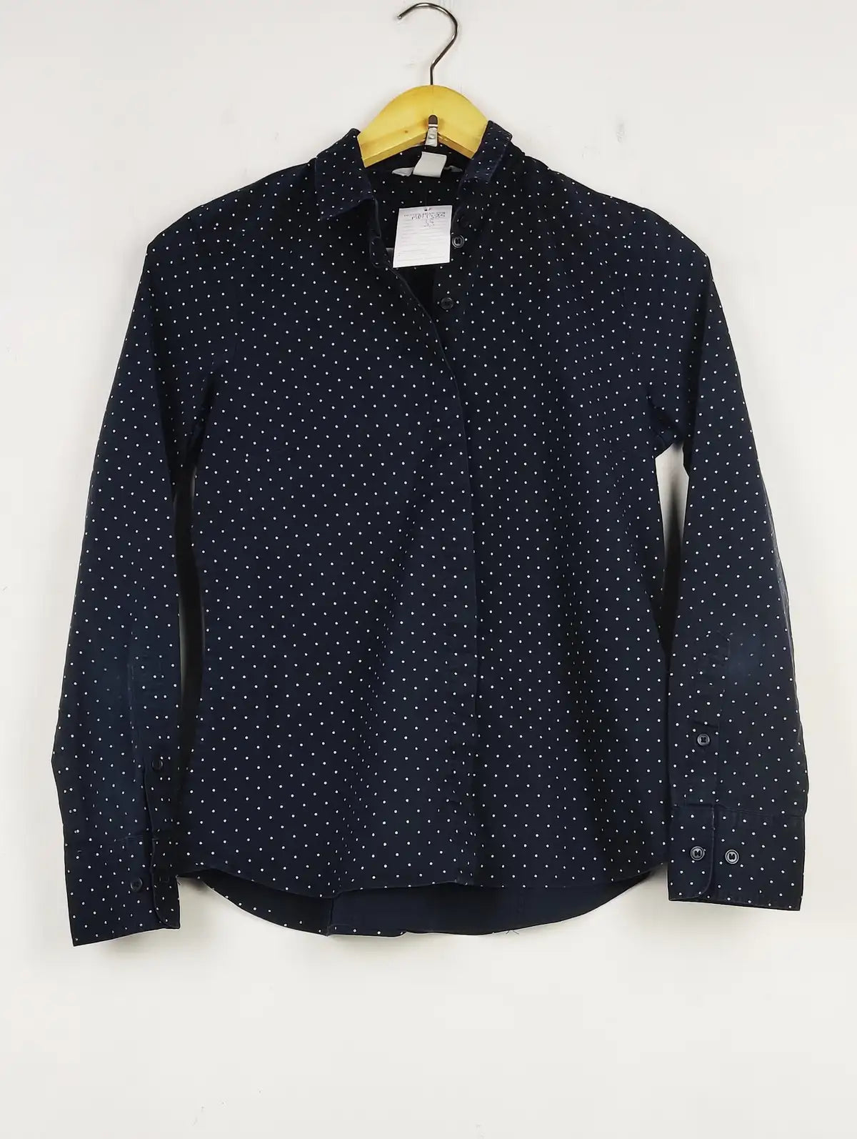 Buy online pre-used pre-loved 100% authentic & Original branded H&M (BDT-1385) available in Pakistan. Top international brands avilable.