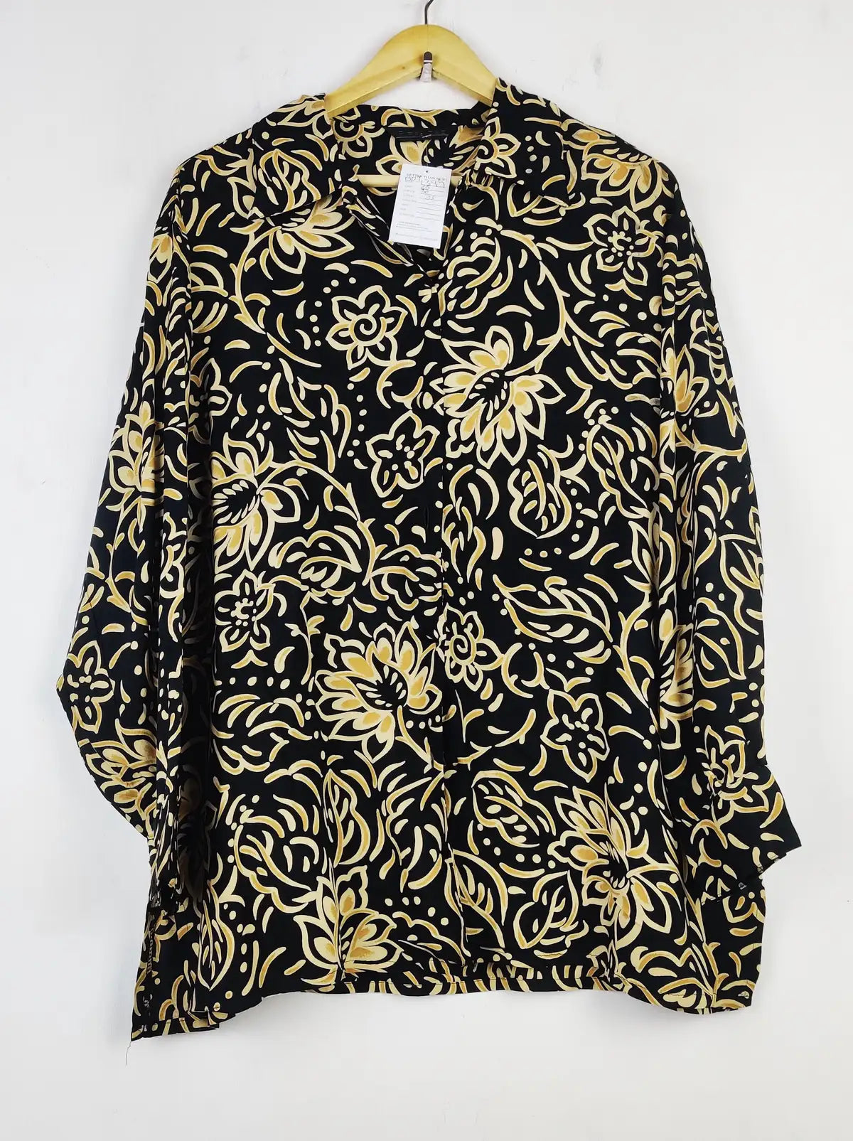 Buy online pre-used pre-loved 100% authentic & Original branded Unknown Brand (BDT-1394) available in Pakistan. Top international brands avilable.