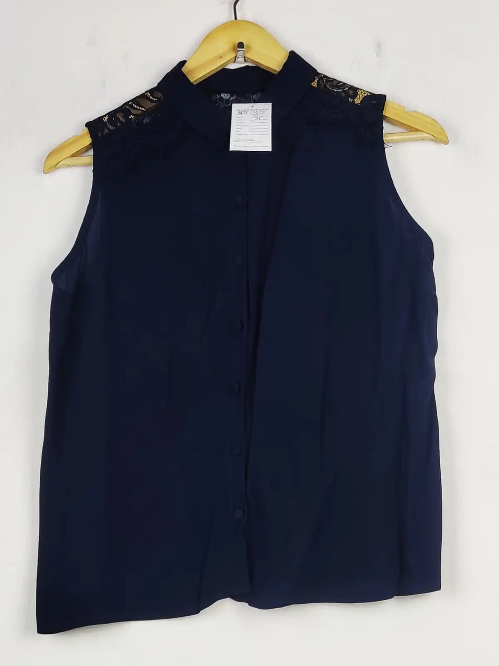 Buy online pre-used pre-loved 100% authentic & Original branded Nafnaf (BDT-1420) available in Pakistan. Top international brands avilable.