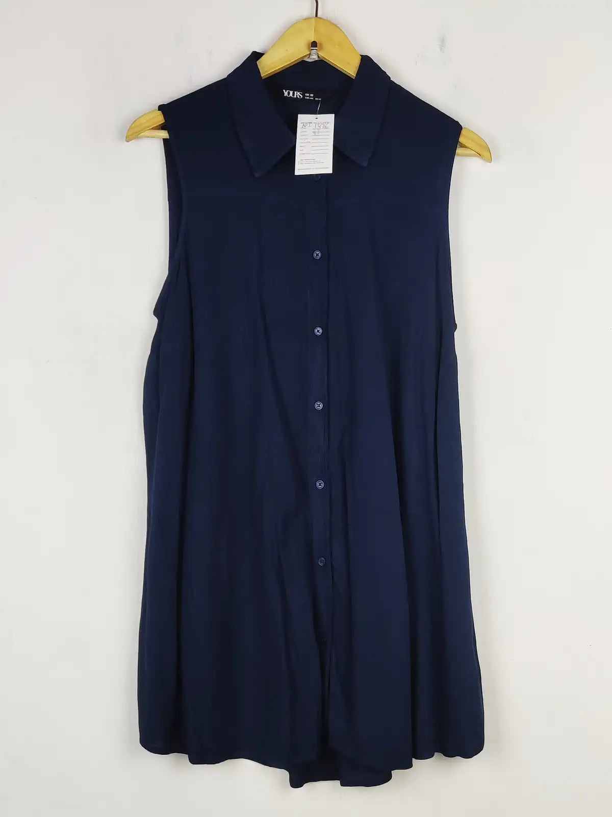 Buy online pre-used pre-loved 100% authentic & Original branded Yours (BDT-1426) available in Pakistan. Top international brands avilable.