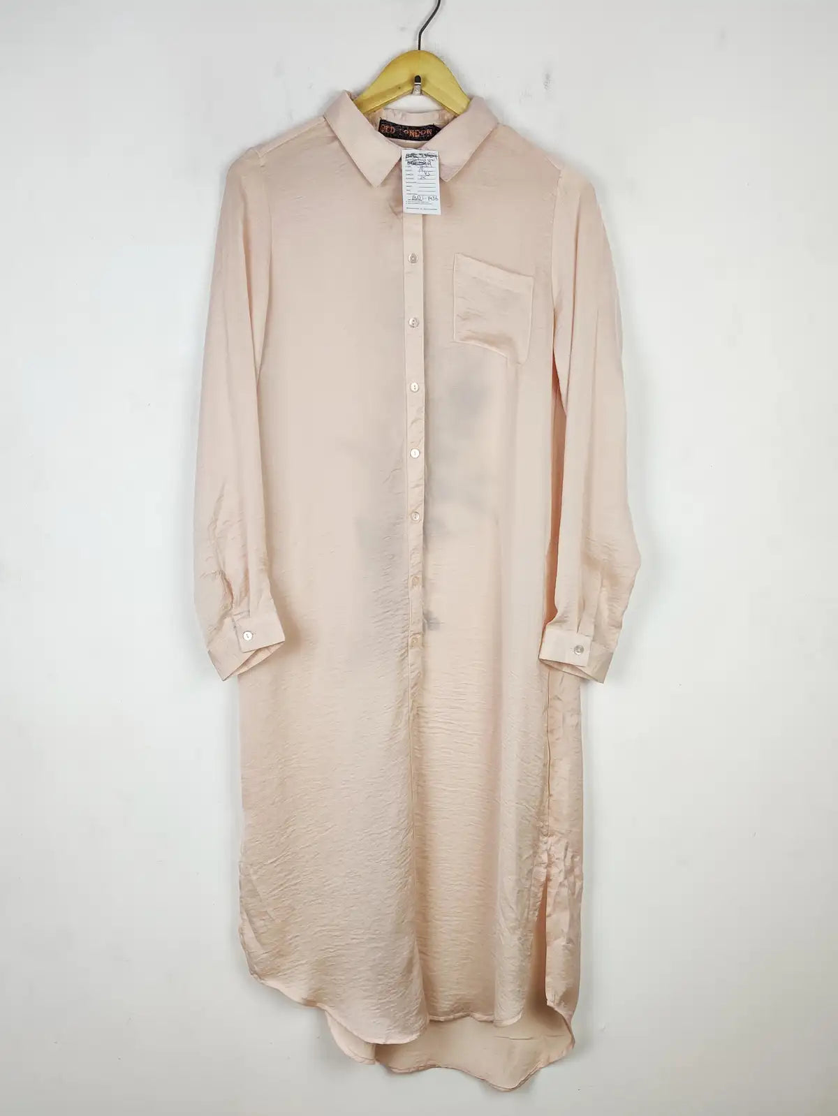 Buy online pre-used pre-loved 100% authentic & Original branded Qed London (BDT-1436) available in Pakistan. Top international brands avilable.