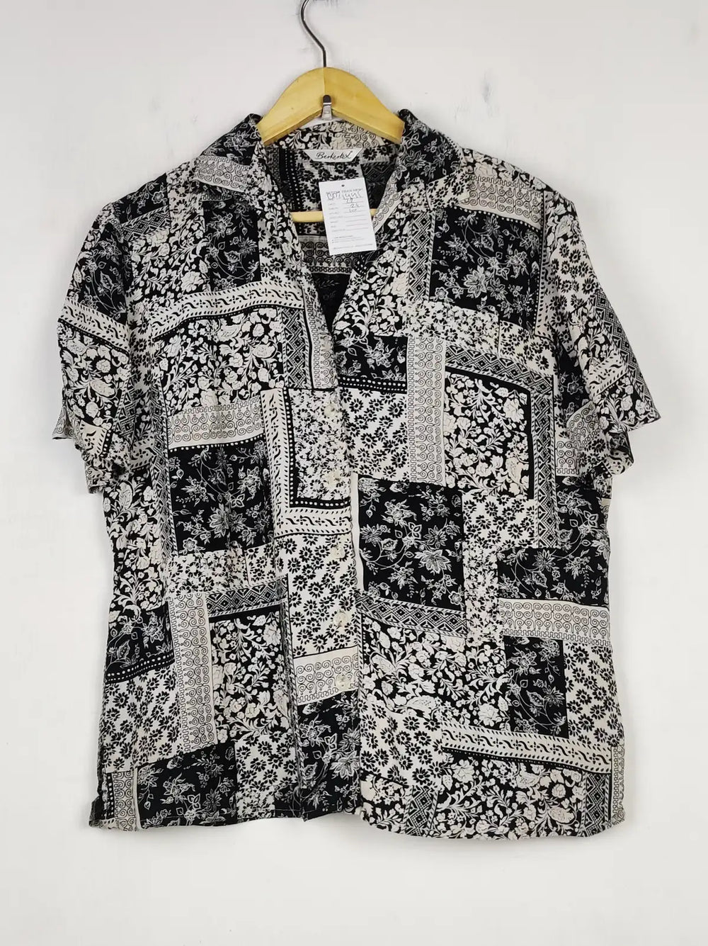 Buy online pre-used pre-loved 100% authentic & Original branded Berkertex (BDT-1441) available in Pakistan. Top international brands avilable.