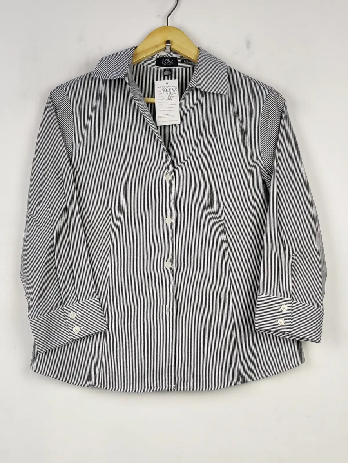Buy online pre-used pre-loved 100% authentic & Original branded Jones (BDT-1458) available in Pakistan. Top international brands avilable.