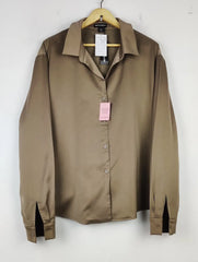 Buy online pre-used pre-loved 100% authentic & Original branded Prettylittlething (BDT-1468) available in Pakistan. Top international brands avilable.
