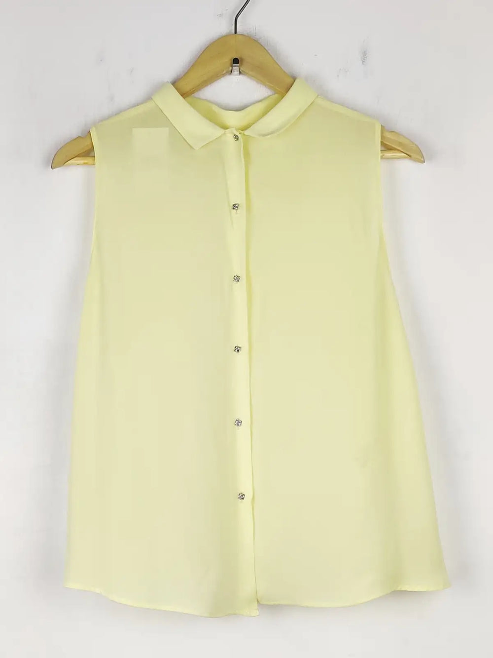 Buy online pre-used pre-loved 100% authentic & Original branded Unknown Brand (BDT-1482) available in Pakistan. Top international brands avilable.