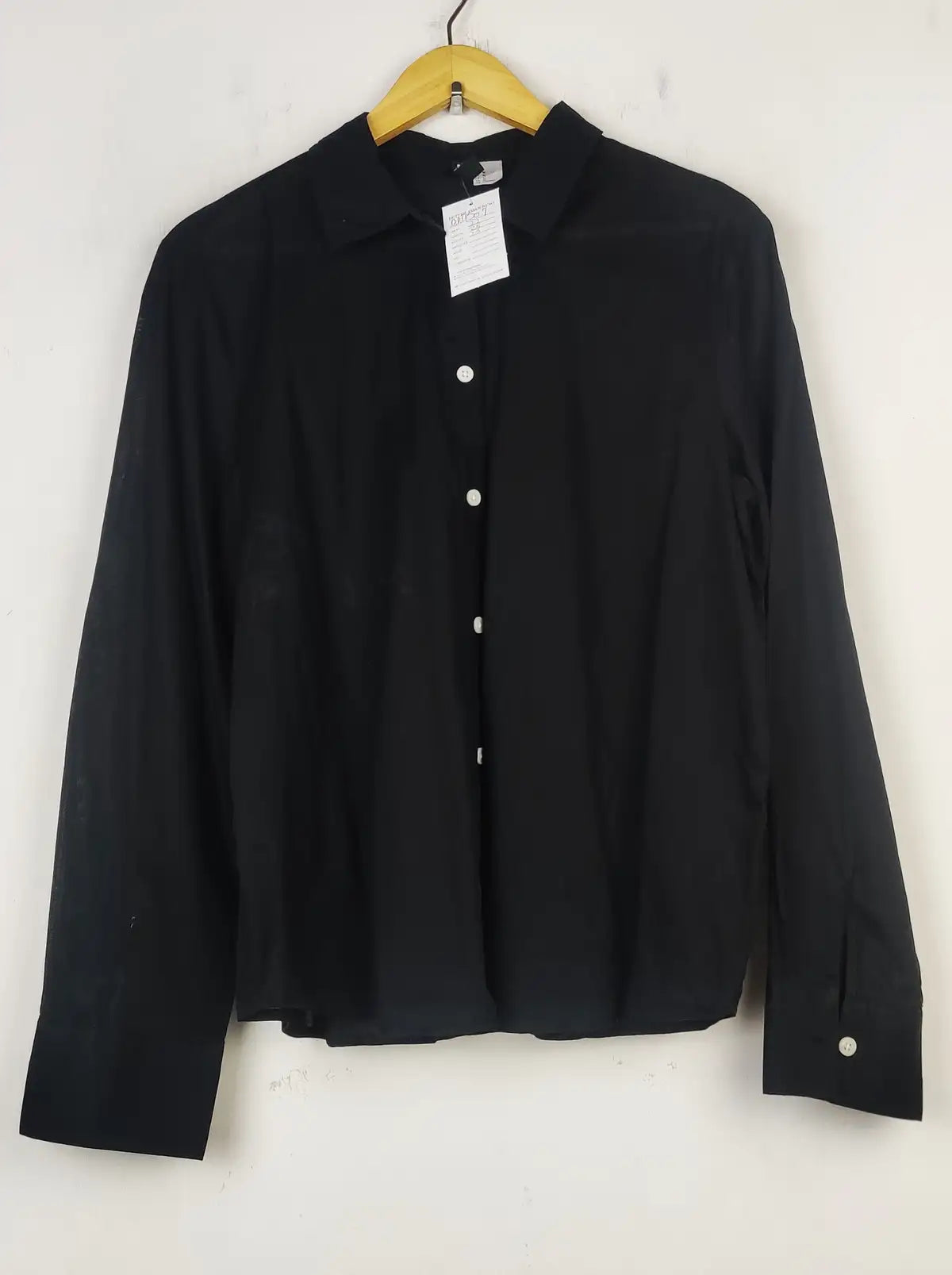 Buy online pre-used pre-loved 100% authentic & Original branded H&M (BDT-1507) available in Pakistan. Top international brands avilable.