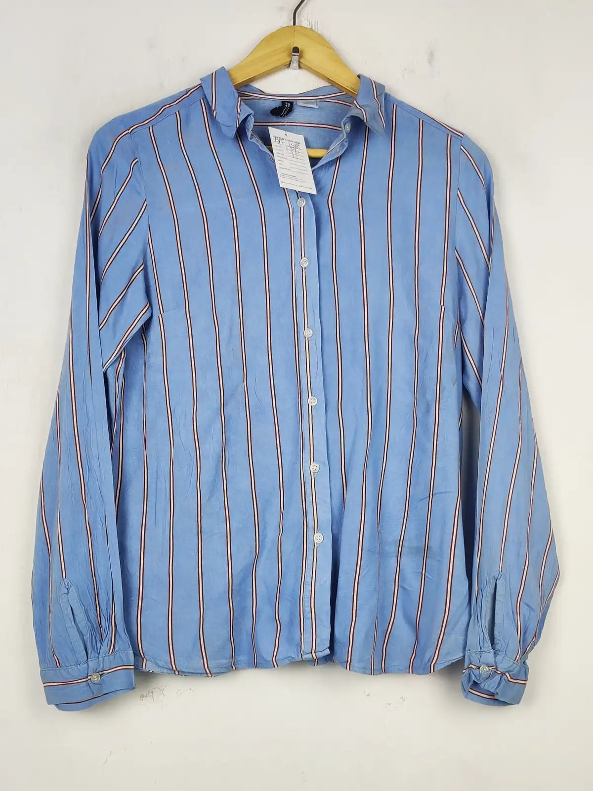 Buy online pre-used pre-loved 100% authentic & Original branded H&M (BDT-1518) available in Pakistan. Top international brands avilable.