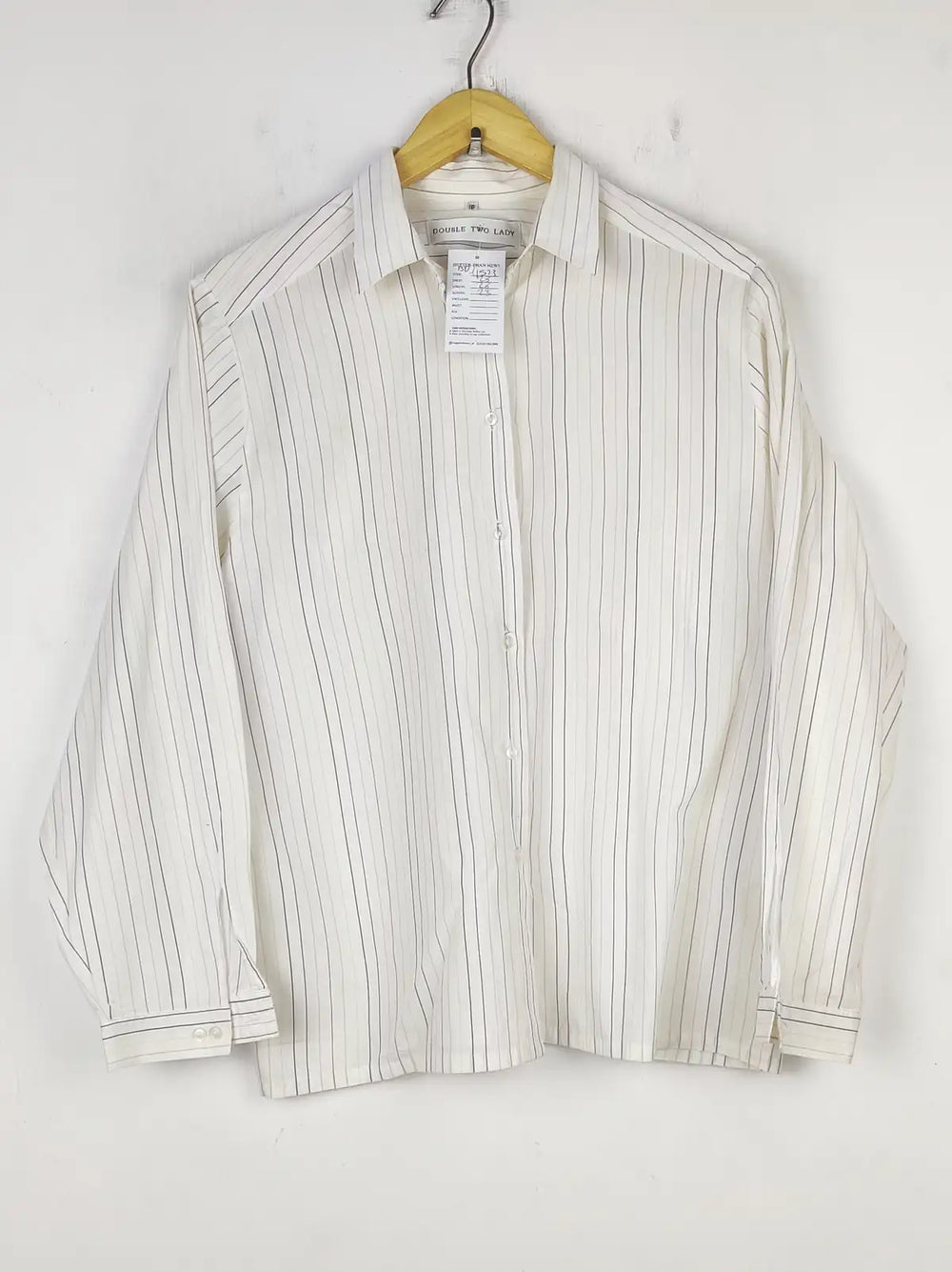 Buy online pre-used pre-loved 100% authentic & Original branded Double Two Lady (BDT-1523) available in Pakistan. Top international brands avilable.