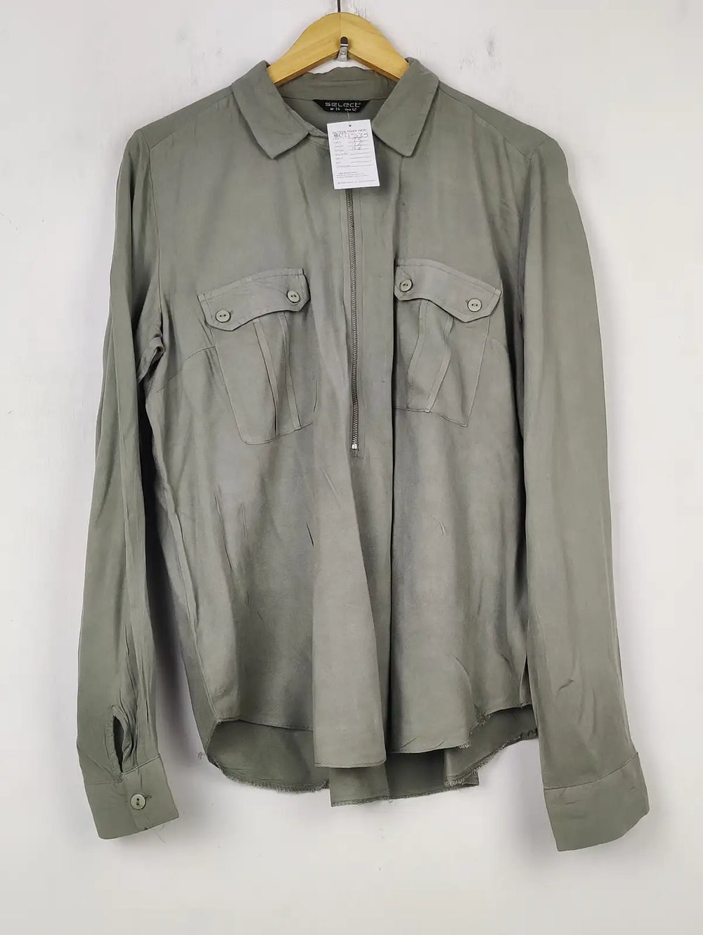 Buy online pre-used pre-loved 100% authentic & Original branded Select (BDT-1535) available in Pakistan. Top international brands avilable.