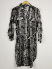 Buy online pre-used pre-loved 100% authentic & Original branded Unknown Brand (BDT-153) available in Pakistan. Top international brands avilable.