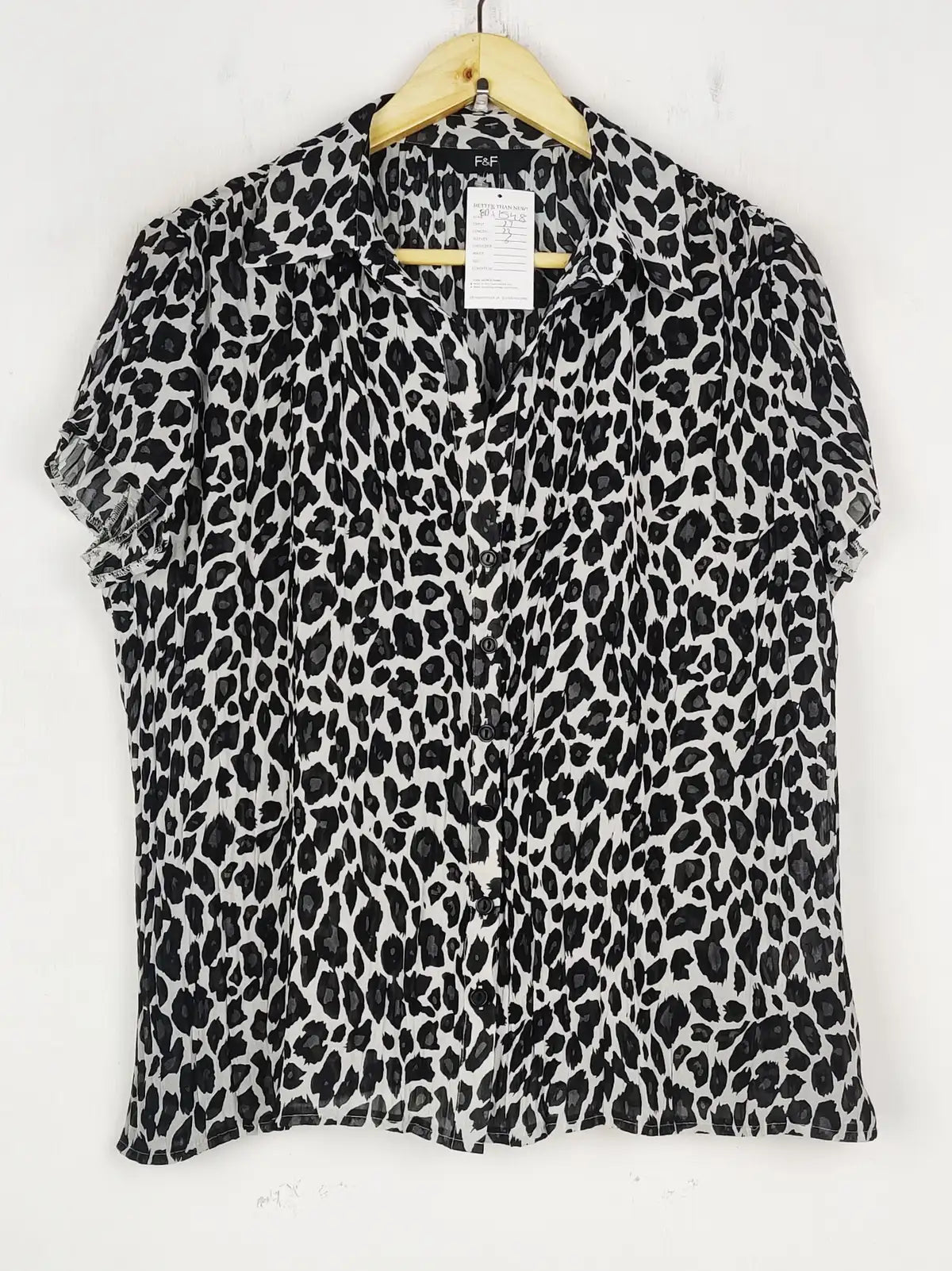 Buy online pre-used pre-loved 100% authentic & Original branded F&F (BDT-1548) available in Pakistan. Top international brands avilable.