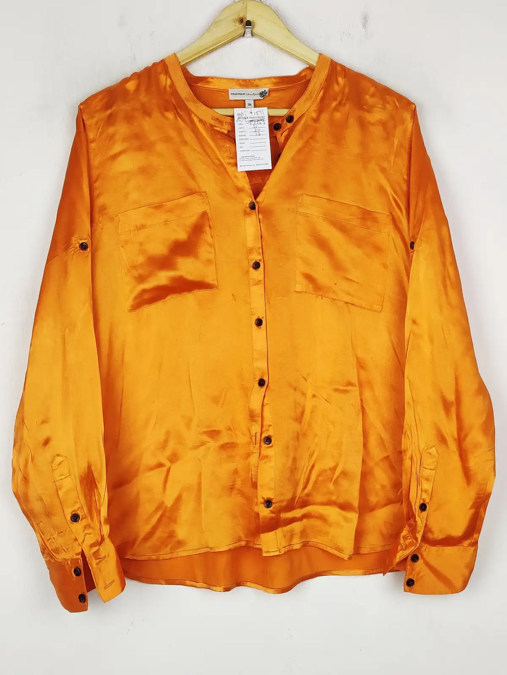 Buy online pre-used pre-loved 100% authentic & Original branded Collection (BDT-1571) available in Pakistan. Top international brands avilable.