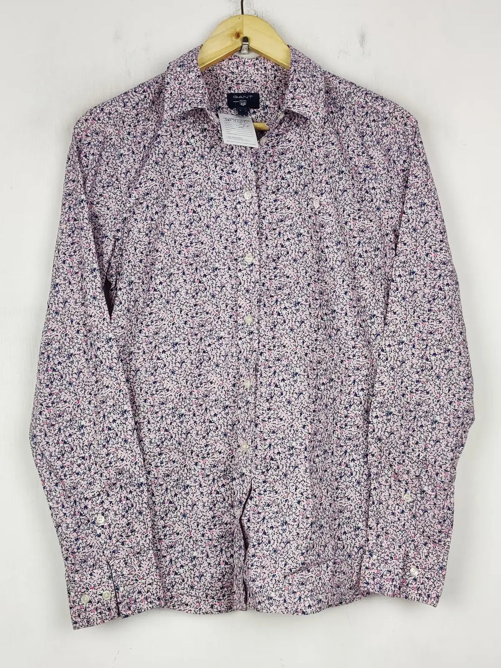 Buy online pre-used pre-loved 100% authentic & Original branded Gant (BDT-1606) available in Pakistan. Top international brands avilable.