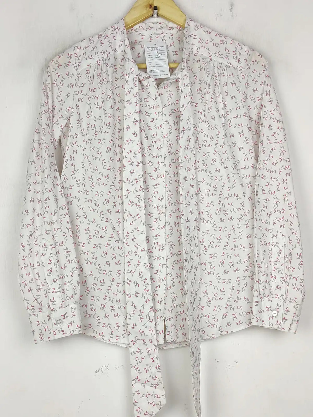 Buy online pre-used pre-loved 100% authentic & Original branded Zara Women (BDT-1610) available in Pakistan. Top international brands avilable.