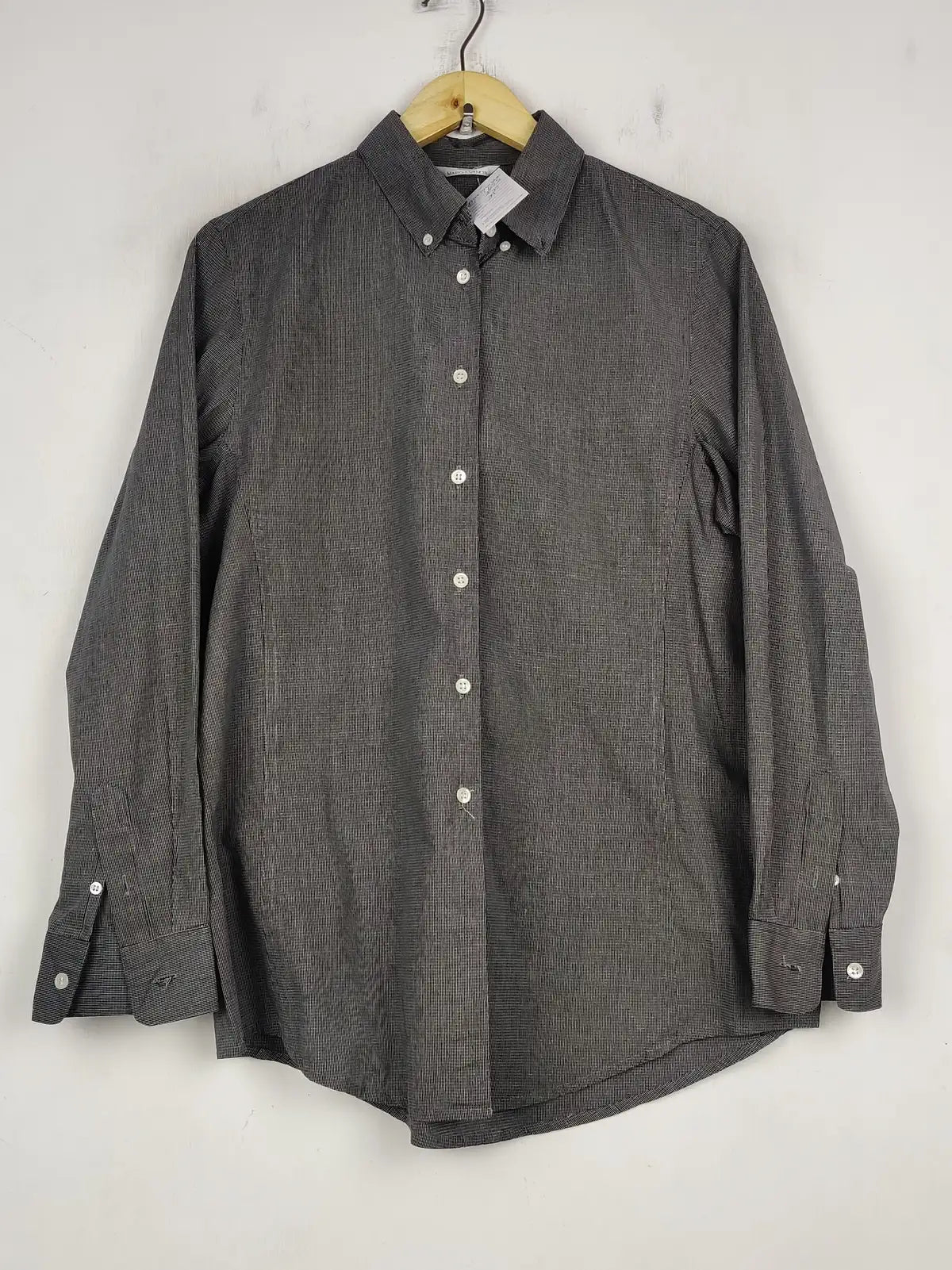 Buy online pre-used pre-loved 100% authentic & Original branded F&F (BDT-1654) available in Pakistan. Top international brands avilable.