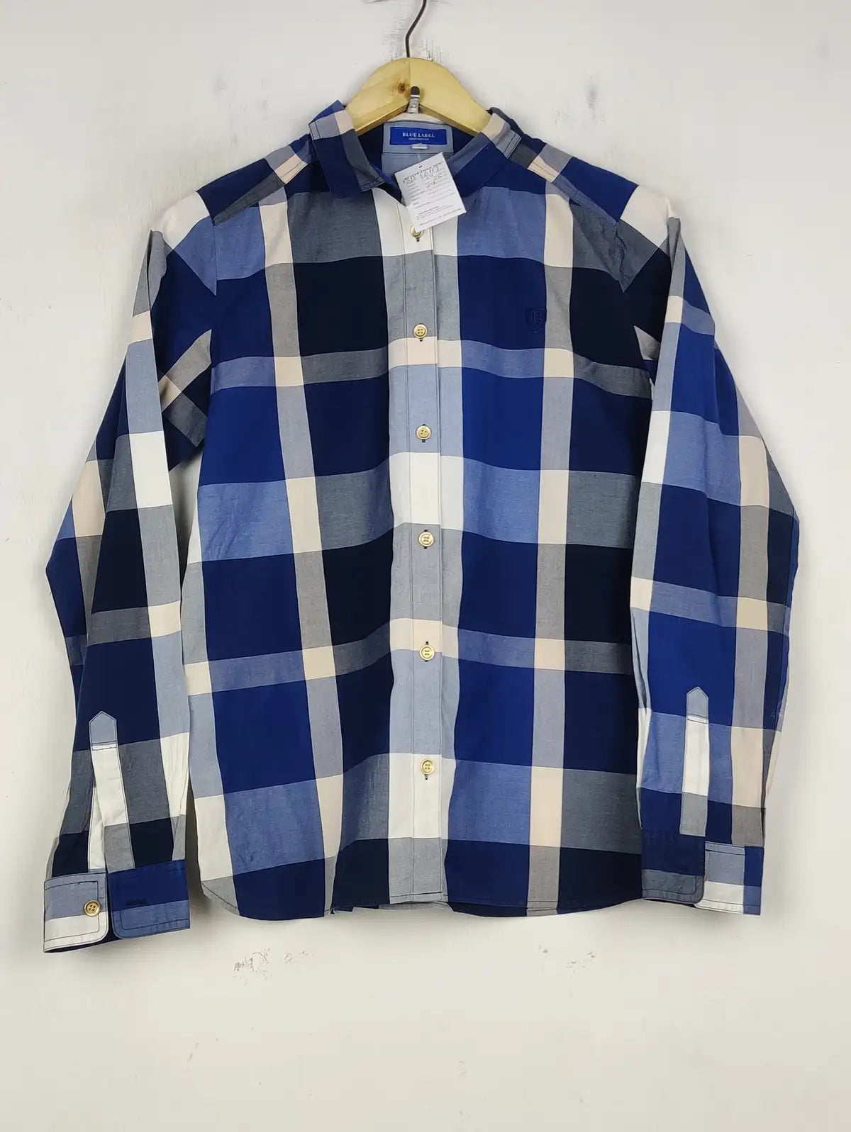 Buy online pre-used pre-loved 100% authentic & Original branded Blue Label (BDT-1667) available in Pakistan. Top international brands avilable.