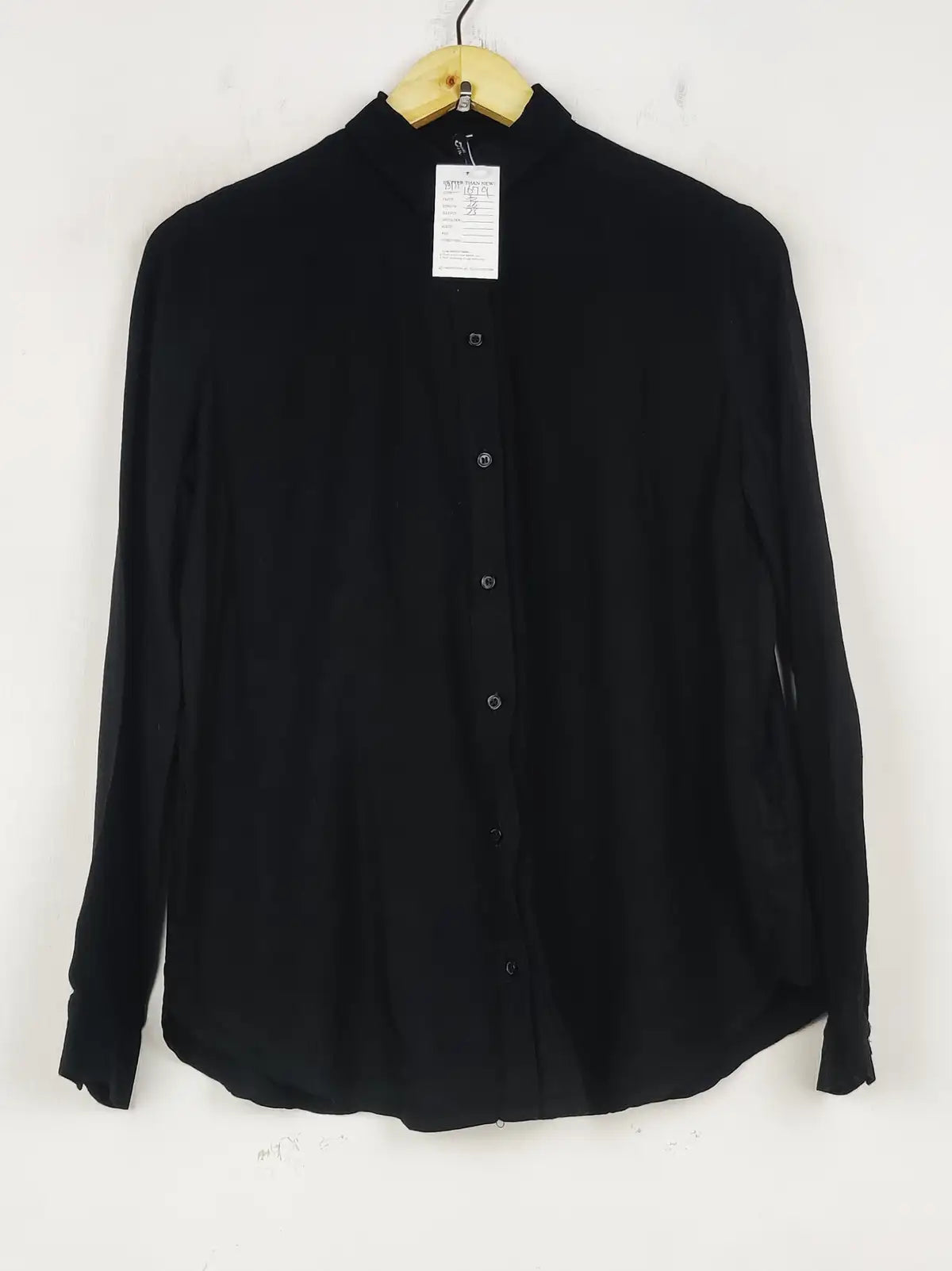 Buy online pre-used pre-loved 100% authentic & Original branded H&M (BDT-1679) available in Pakistan. Top international brands avilable.