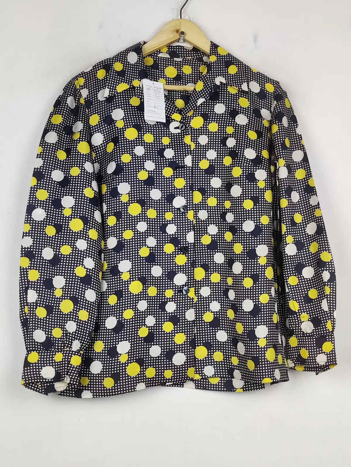 Buy online pre-used pre-loved 100% authentic & Original branded Unknown Brand (BDT-1693) available in Pakistan. Top international brands avilable.