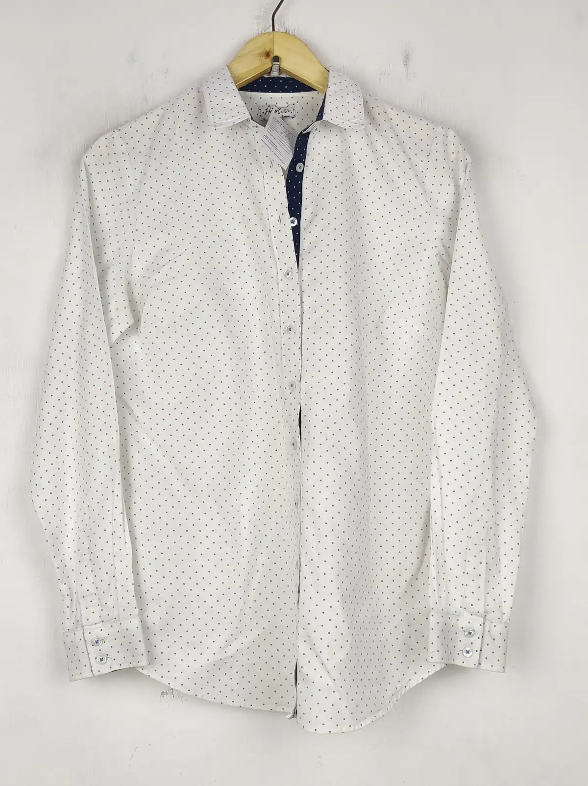 Buy online pre-used pre-loved 100% authentic & Original branded Heryton (BDT-1721) available in Pakistan. Top international brands avilable.