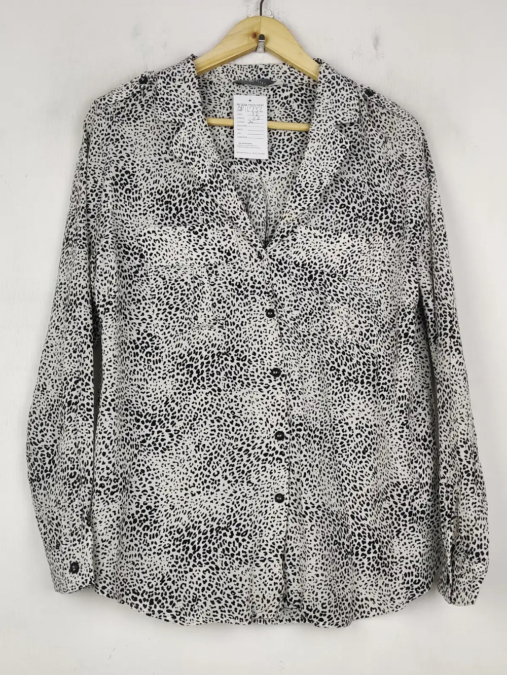 Buy online pre-used pre-loved 100% authentic & Original branded Mint Velvet (BDT-1732) available in Pakistan. Top international brands avilable.