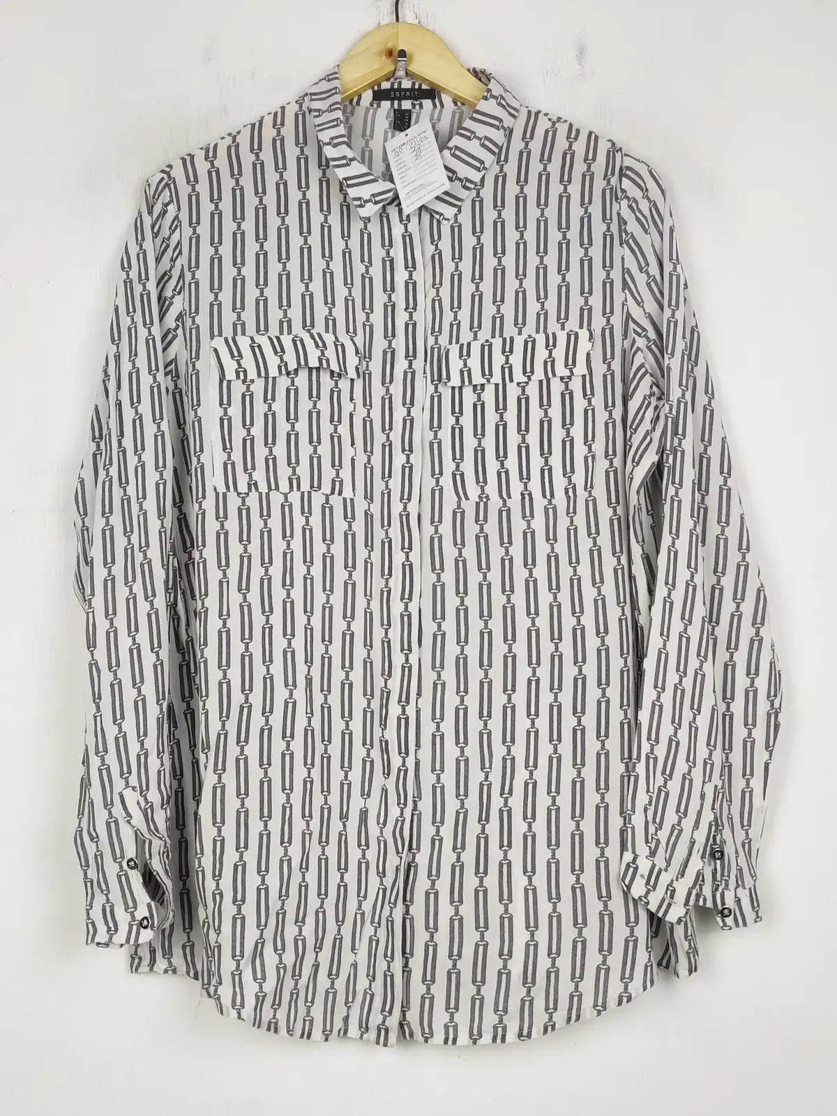 Buy online pre-used pre-loved 100% authentic & Original branded Esprit (BDT-1744) available in Pakistan. Top international brands avilable.