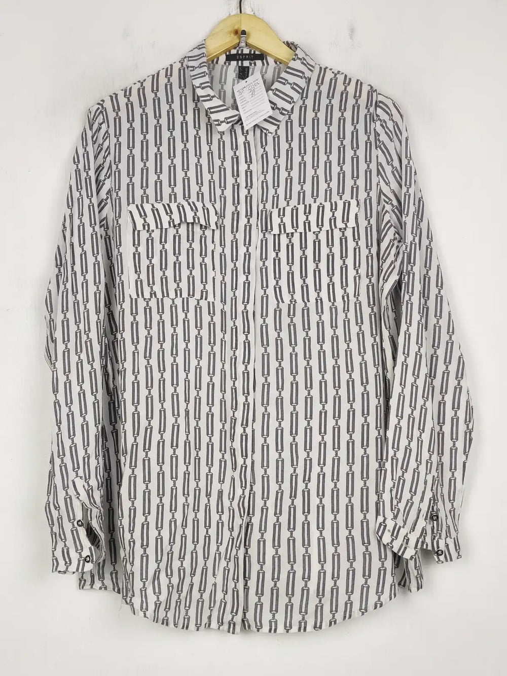 Buy online pre-used pre-loved 100% authentic & Original branded Esprit (BDT-1744) available in Pakistan. Top international brands avilable.