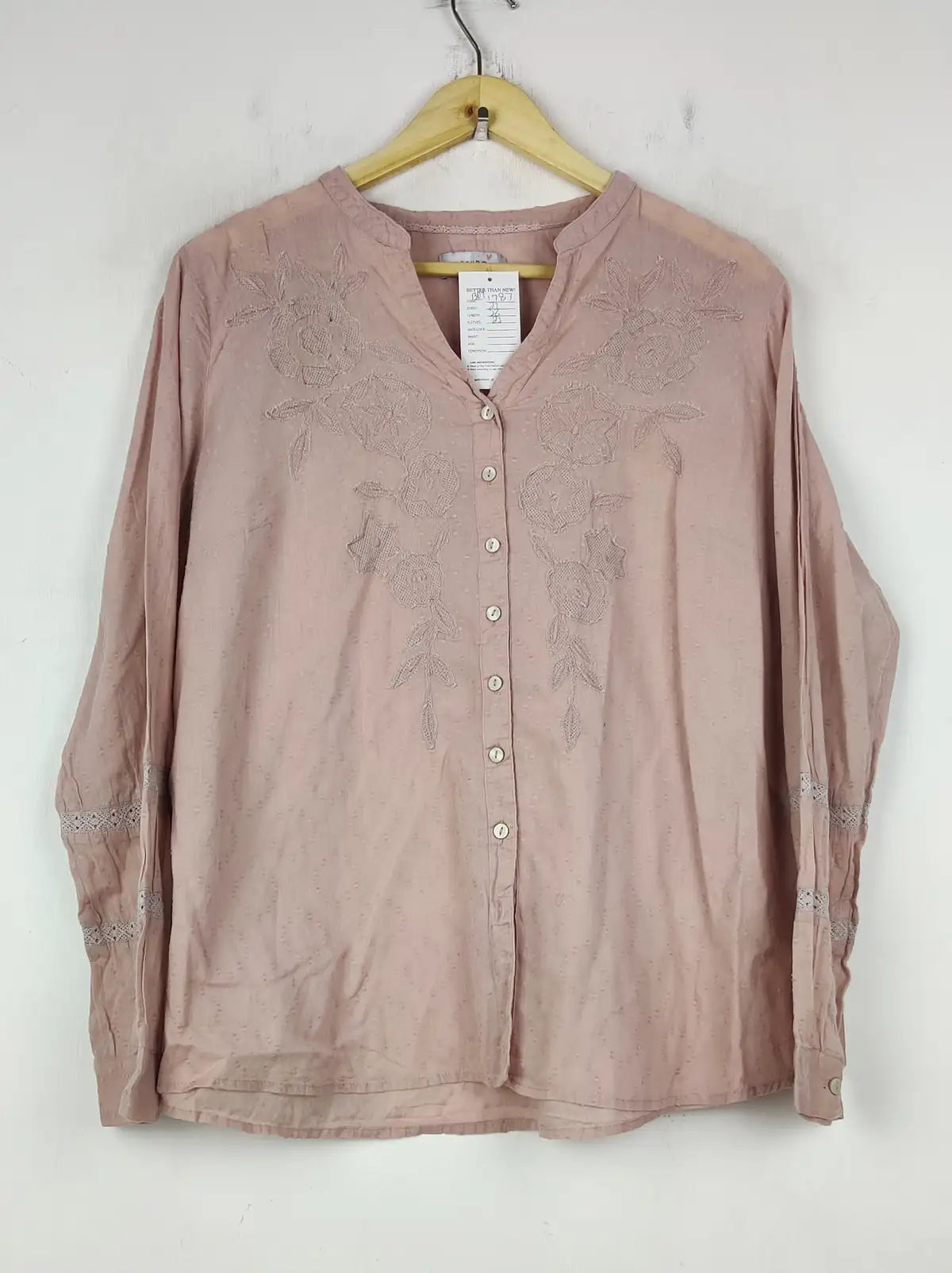 Buy online pre-used pre-loved 100% authentic & Original branded Peruna (BDT-1787) available in Pakistan. Top international brands avilable.