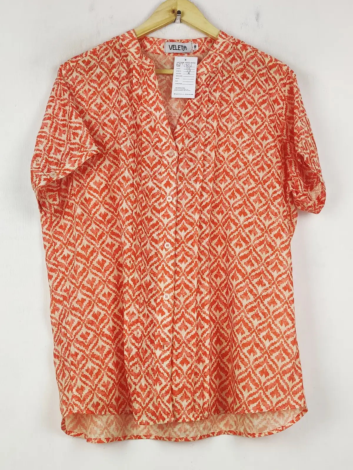 Buy online pre-used pre-loved 100% authentic & Original branded Veleta (BDT-1851) available in Pakistan. Top international brands avilable.