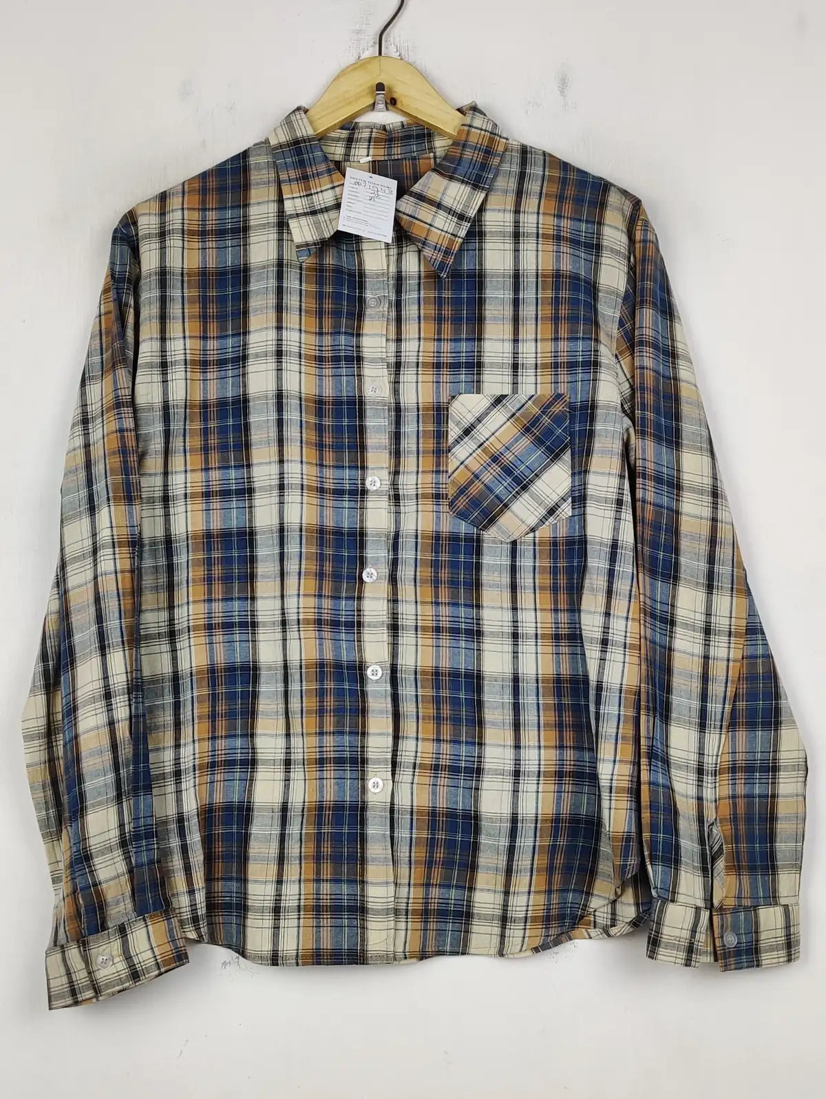 Buy online pre-used pre-loved 100% authentic & Original branded Unknown Brand (BDT-1943) available in Pakistan. Top international brands avilable.
