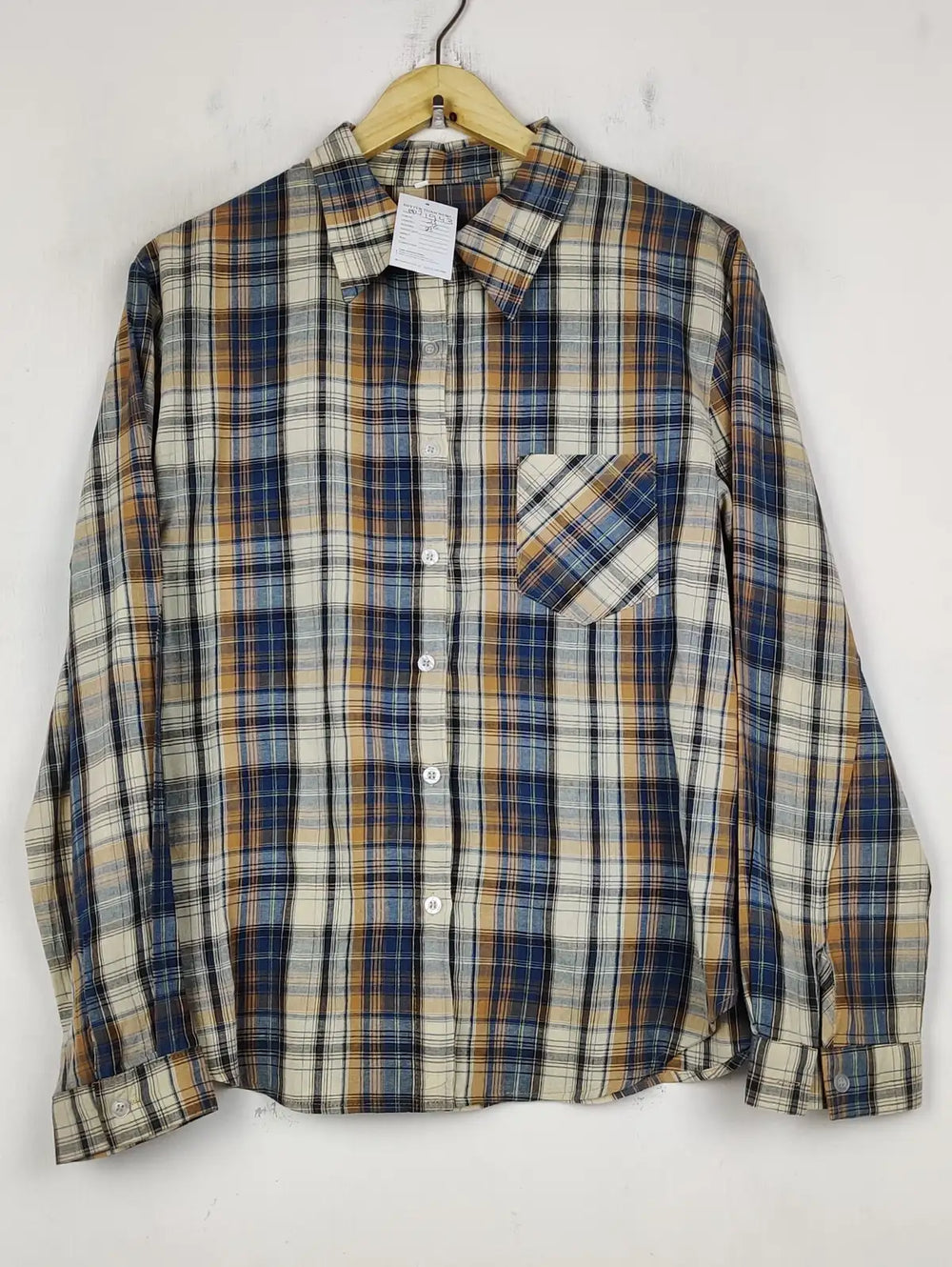 Buy online pre-used pre-loved 100% authentic & Original branded Unknown Brand (BDT-1943) available in Pakistan. Top international brands avilable.
