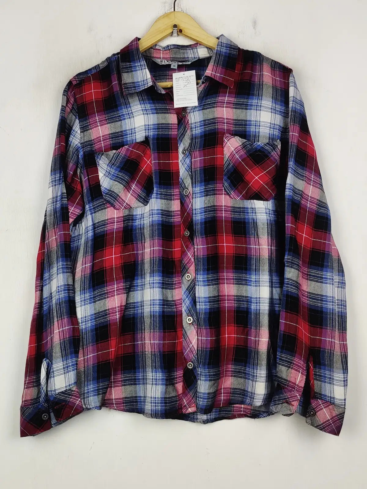 Buy online pre-used pre-loved 100% authentic & Original branded Rivers (BDT-1981) available in Pakistan. Top international brands avilable.