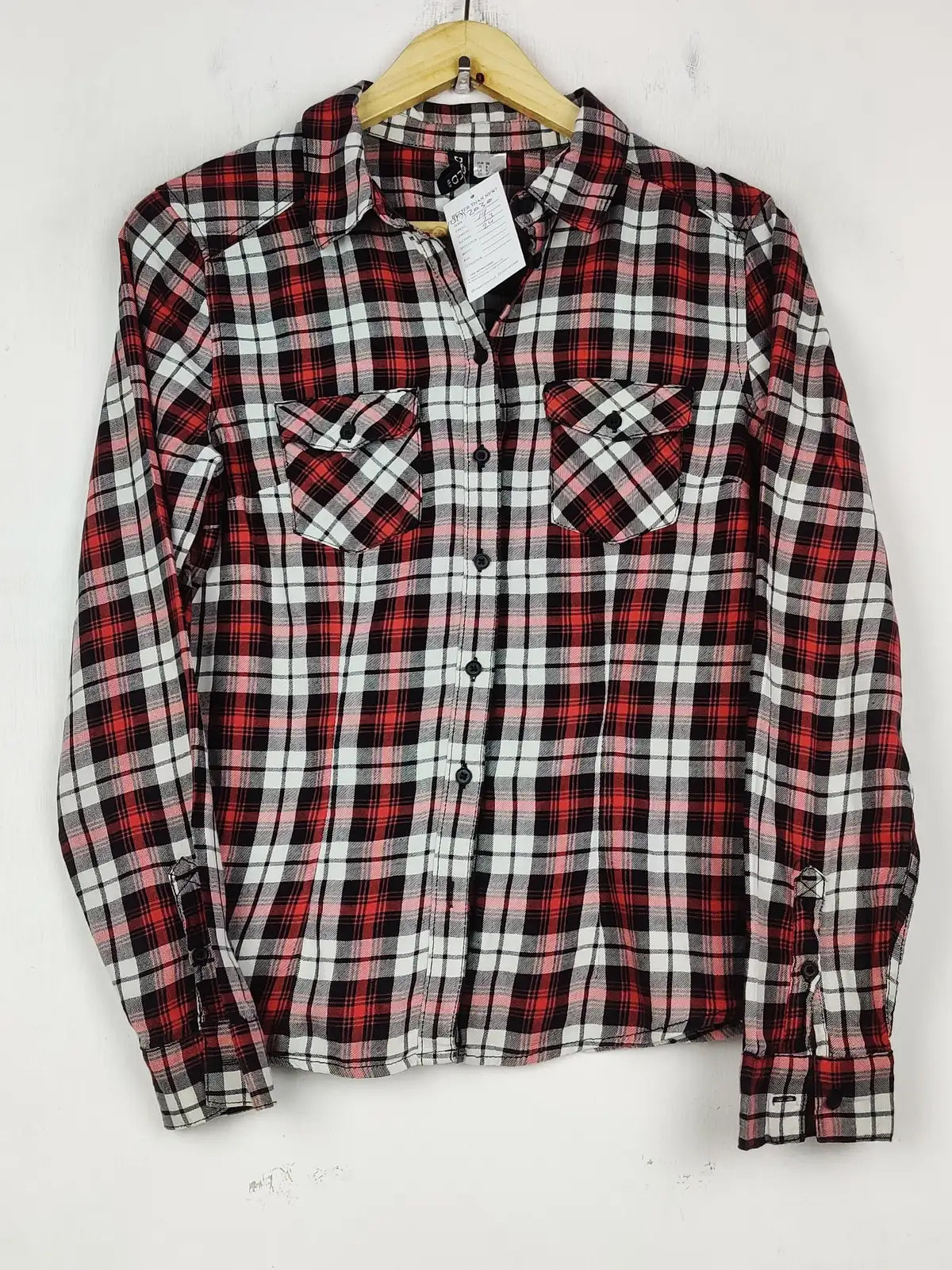 Buy online pre-used pre-loved 100% authentic & Original branded H&M (BDT-2030) available in Pakistan. Top international brands avilable.