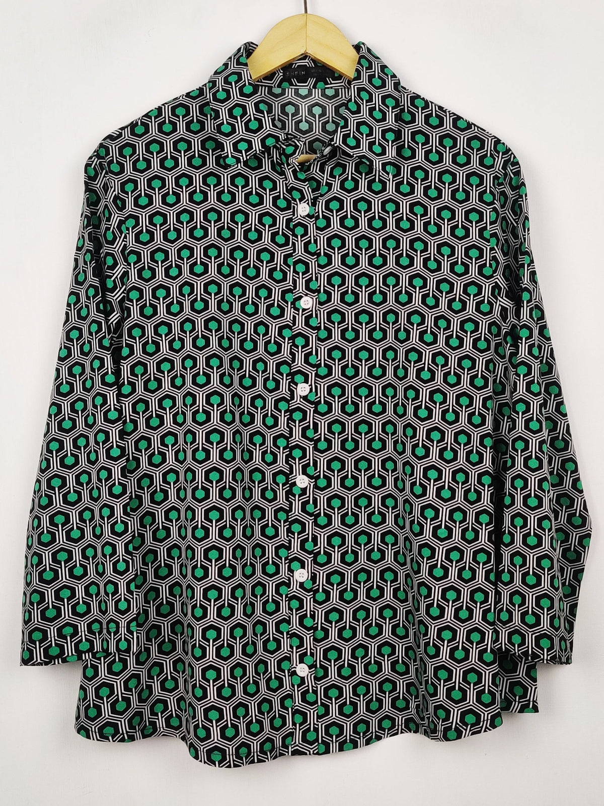 Buy online pre-used pre-loved 100% authentic & Original branded Shein (BDT-2339) available in Pakistan. Top international brands avilable.